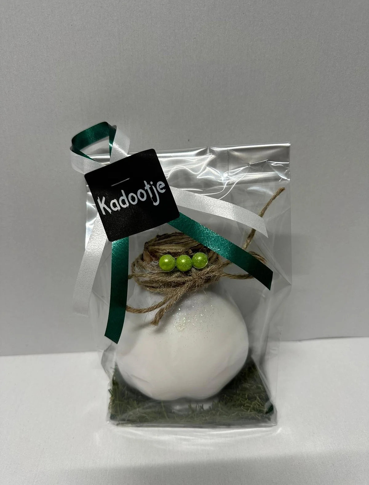 Wax Amaryllis white in gift packaging