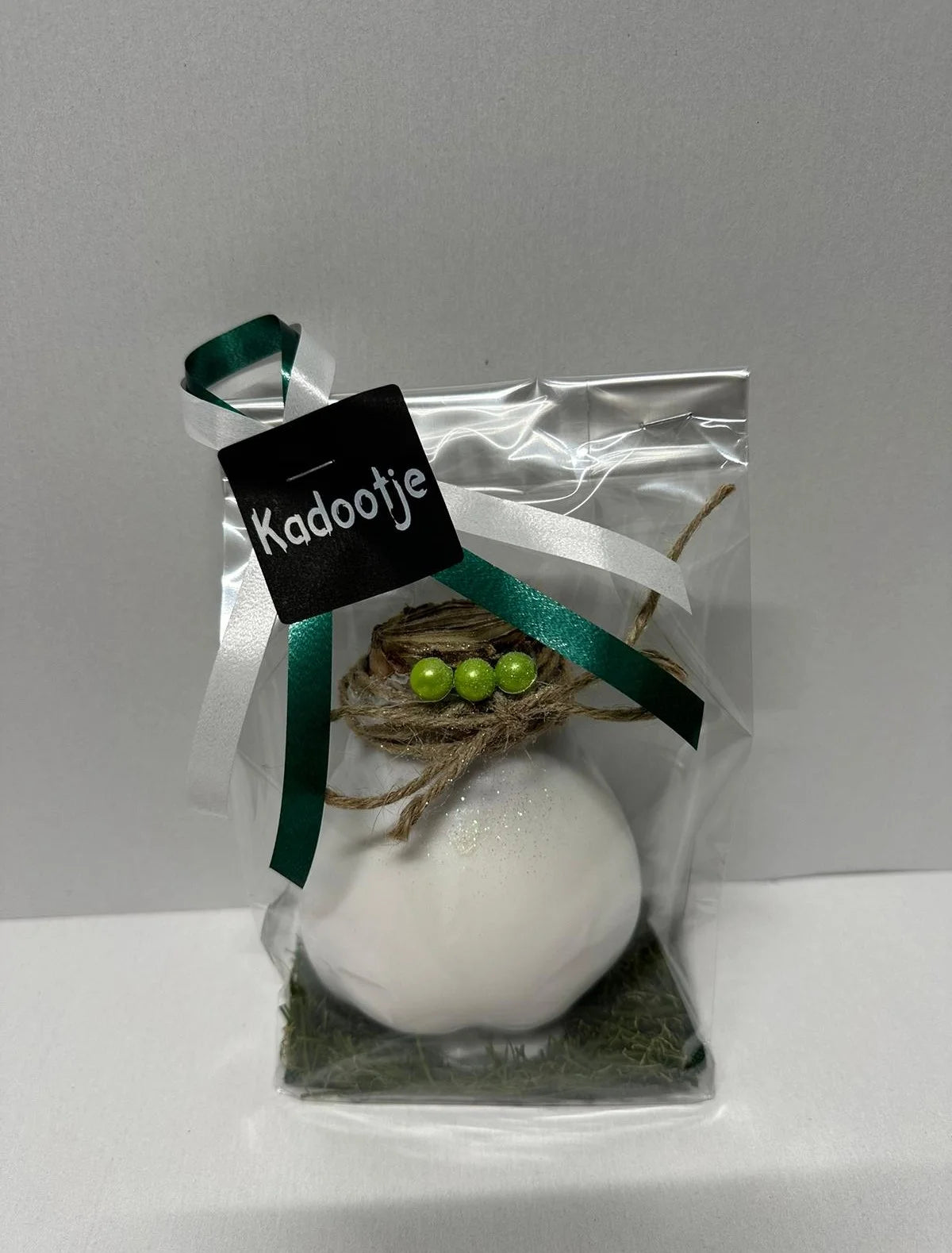 Wachsamaryllis weiß in Geschenkverpackung